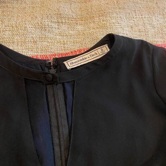 Abercrombie Key Hole Romper size zero - Picture 5 of 5